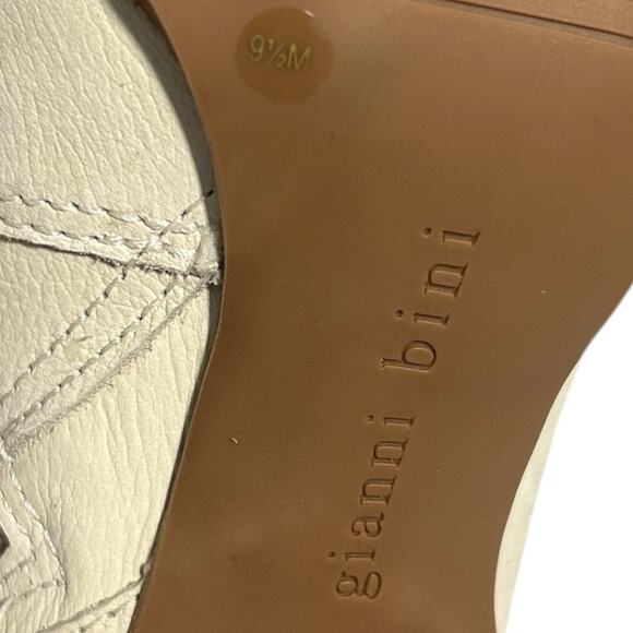 NWOB Gianni Bini Sz 9.5m Darnold Nubuck Block Heel Booties Pointed Toe Leather - Picture 9 of 9